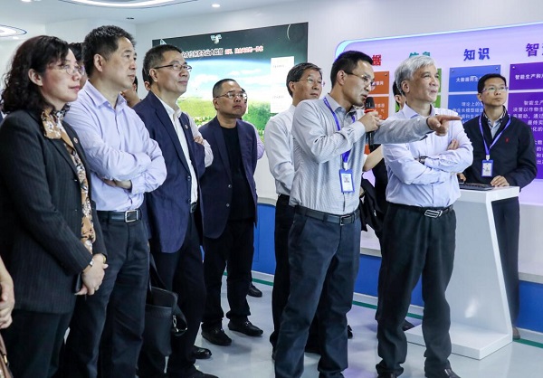 全国人大常委会副委员长丁仲礼莅临桃子视频APP黄下载考察调研 全国人大常委会副委员长丁仲礼莅临桃子视频APP黄下载考察调研
