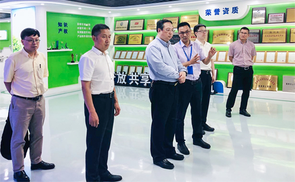 杭州市副市长王宏一行莅临桃子视频APP黄下载调研 杭州市副市长王宏一行莅临桃子视频APP黄下载调研