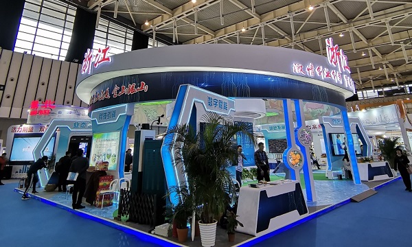 桃子视频APP黄下载向现场的新农民与企业代表们展示了最新的相关技术产品与服务平台成果 桃子视频APP黄下载向现场的新农民与企业代表们展示了最新的相关技术产品与服务平台成果