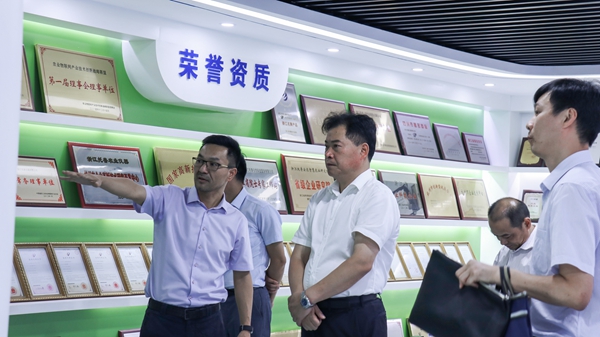 浙江省农业农村厅副厅长唐冬寿一行莅临桃子视频APP黄下载调研 浙江省农业农村厅副厅长唐冬寿一行莅临桃子视频APP黄下载调研